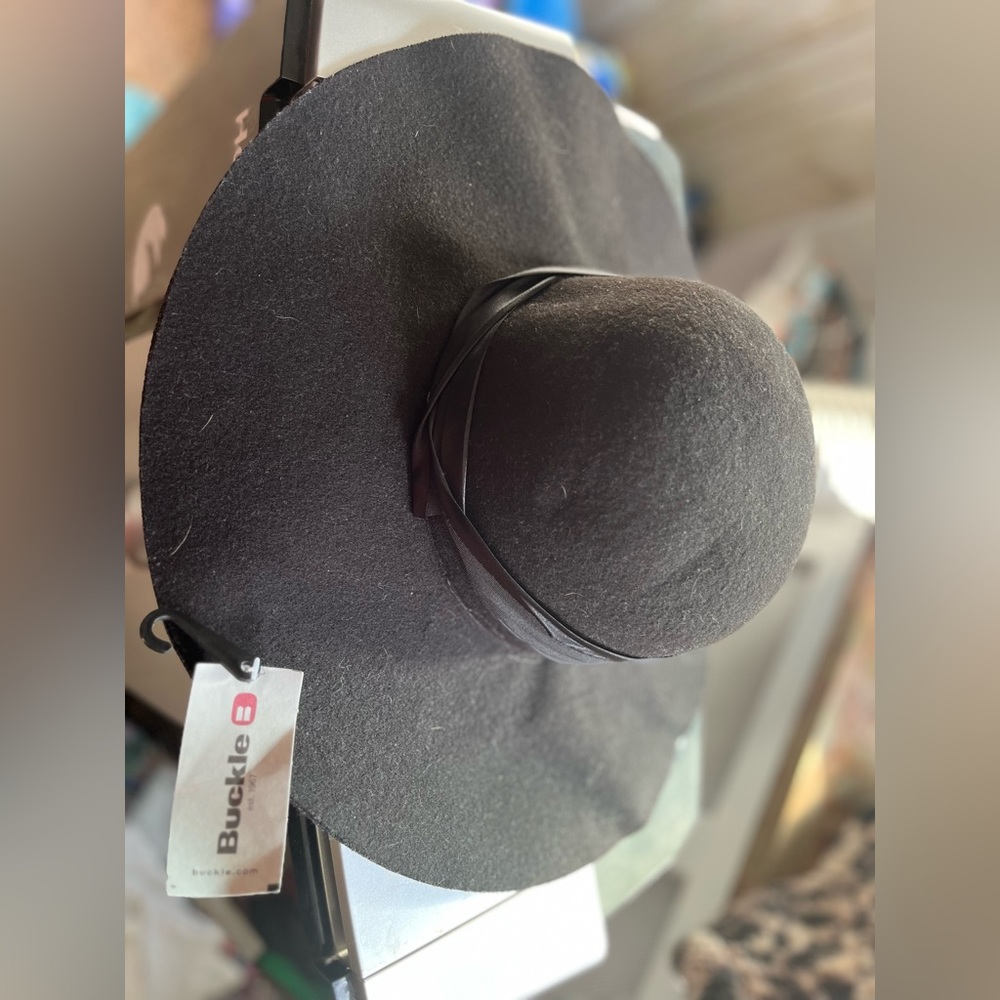 NWT Buckle women’s hat
